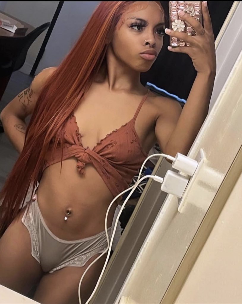 Une belle ébène avec un gros sexe 🔥🥵🔥 ; 2