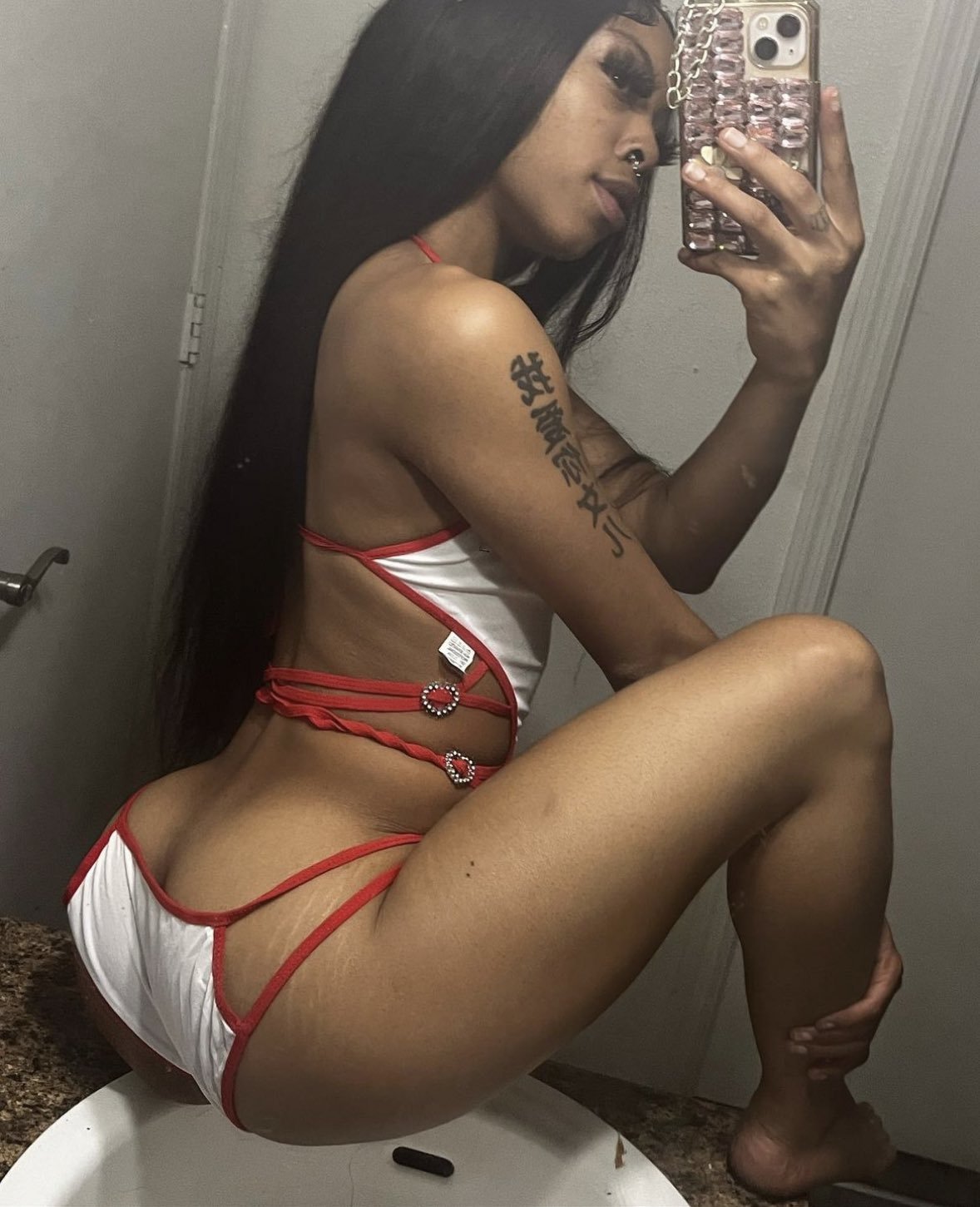 Une belle ébène avec un gros sexe 🔥🥵🔥 ; 7