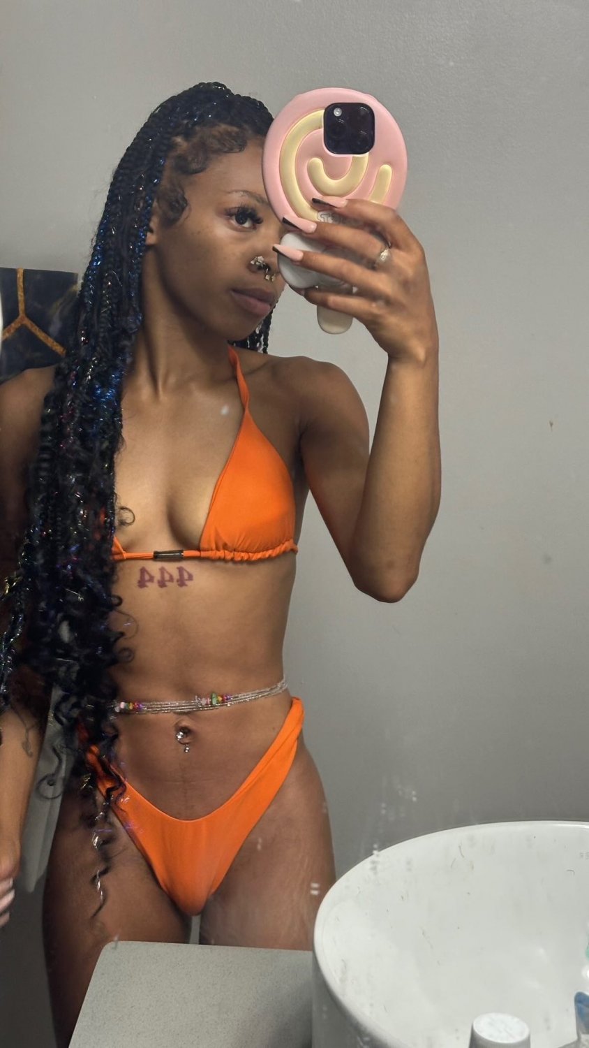 Une belle ébène avec un gros sexe 🔥🥵🔥 ; 12