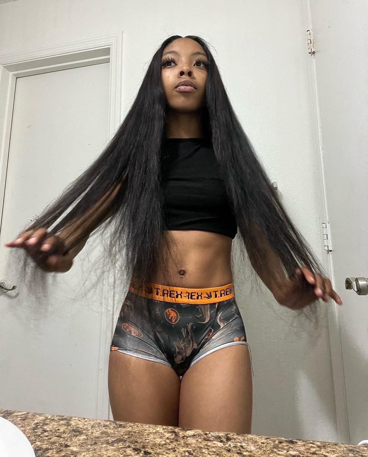 Une belle ébène avec un gros sexe 🔥🥵🔥 ; 13