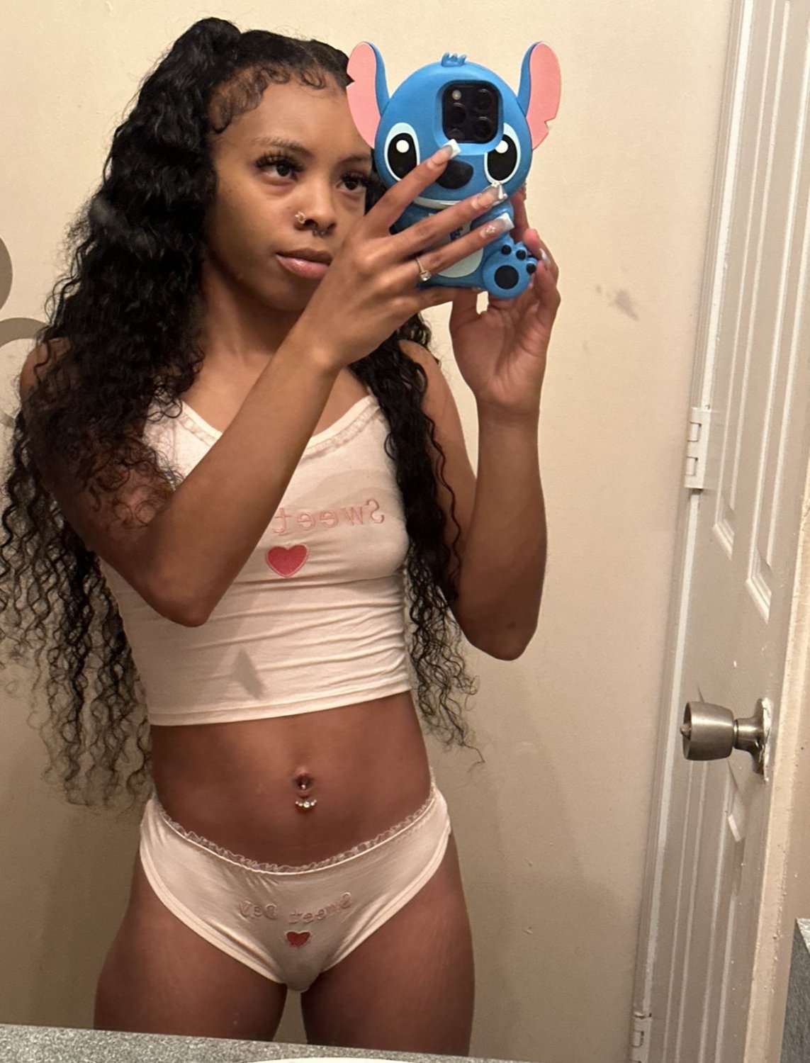 Une belle ébène avec un gros sexe 🔥🥵🔥 ; 17