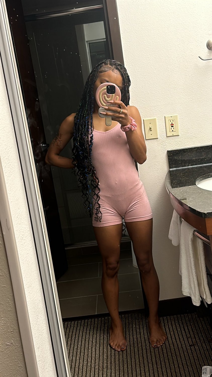 Une belle ébène avec un gros sexe 🔥🥵🔥 ; 19