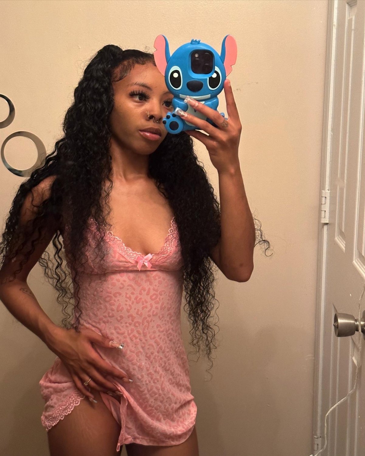 Une belle ébène avec un gros sexe 🔥🥵🔥 ; 27