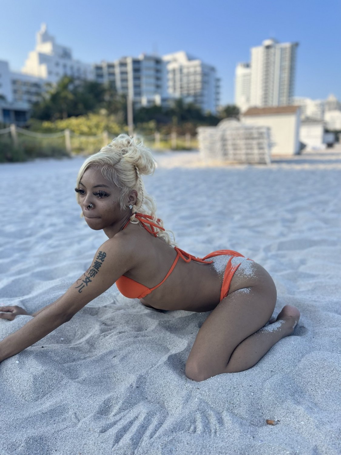 Une belle ébène avec un gros sexe 🔥🥵🔥 ; 29