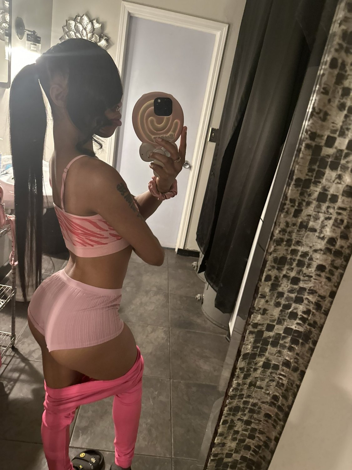 Une belle ébène avec un gros sexe 🔥🥵🔥 ; 32