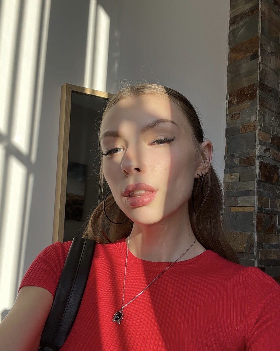 アマチュア・ガールフレンド・ブロウズ・ペニス・ライク・ア・プロ・POV 2