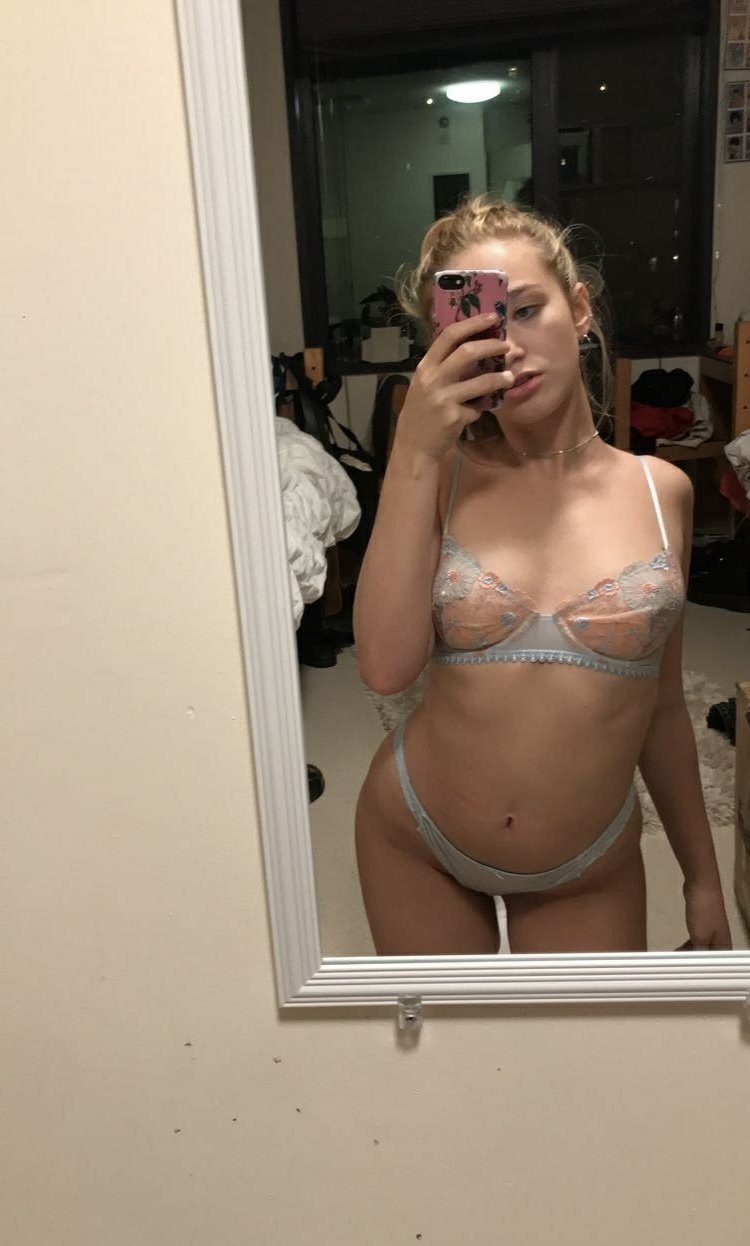 Ella es una puta de todos los tiempos 1