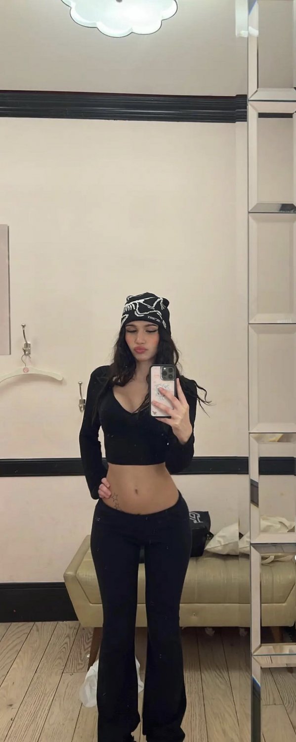 그녀가 본격적인 창녀가 된 데는 19 년 밖에 걸리지 않았습니다. 5