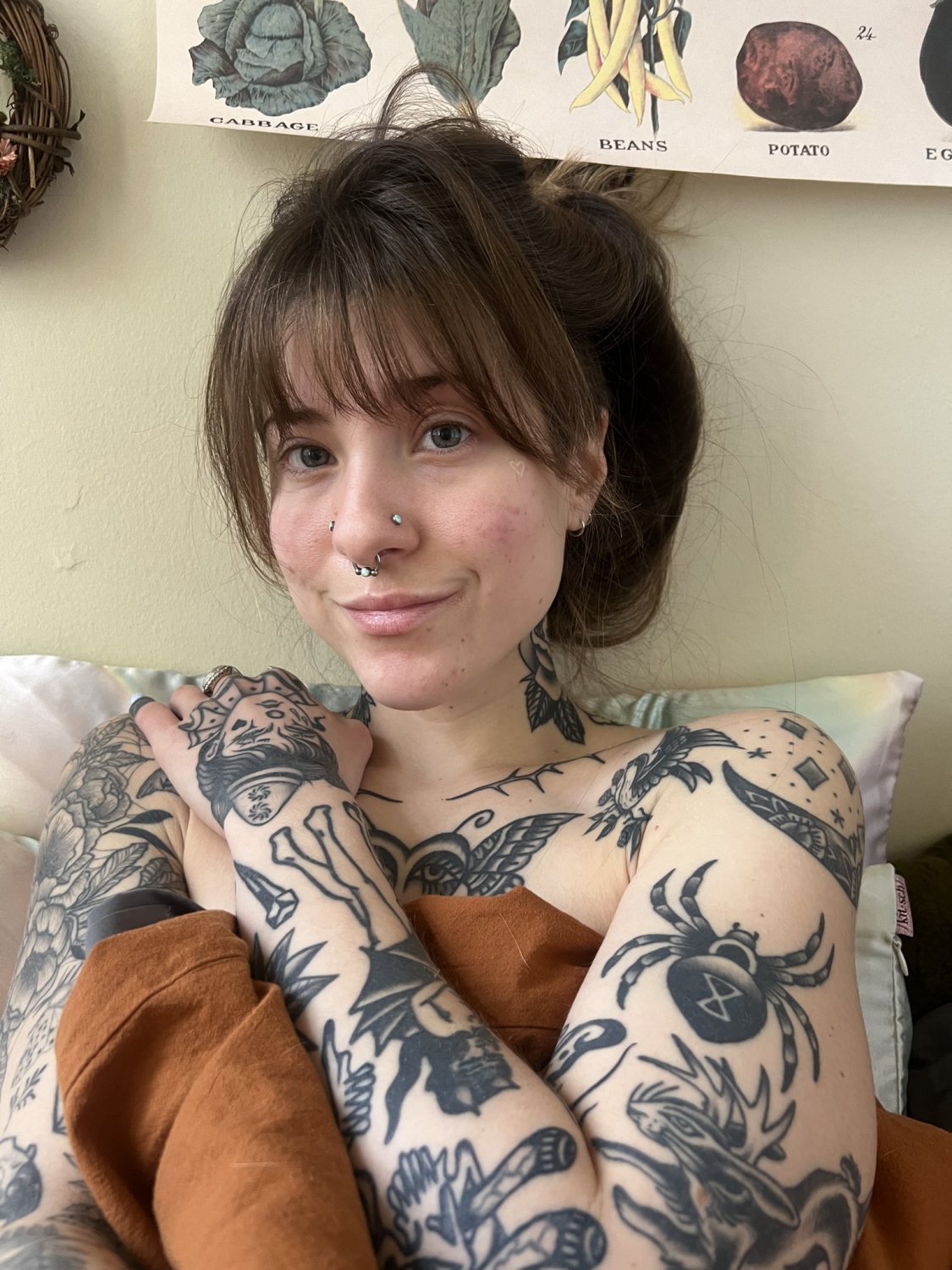 Tattooed Cutie Awlivv Masturbating and Moaning on Cam 13