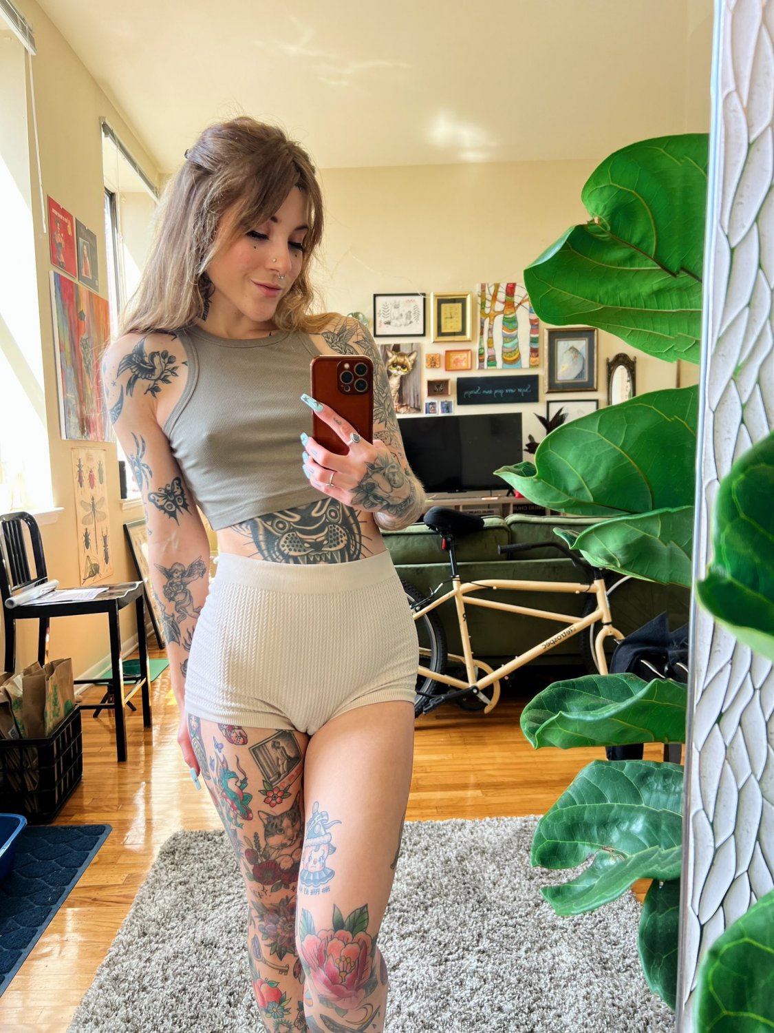 Tattooed Cutie Awlivv Masturbating and Moaning on Cam 19