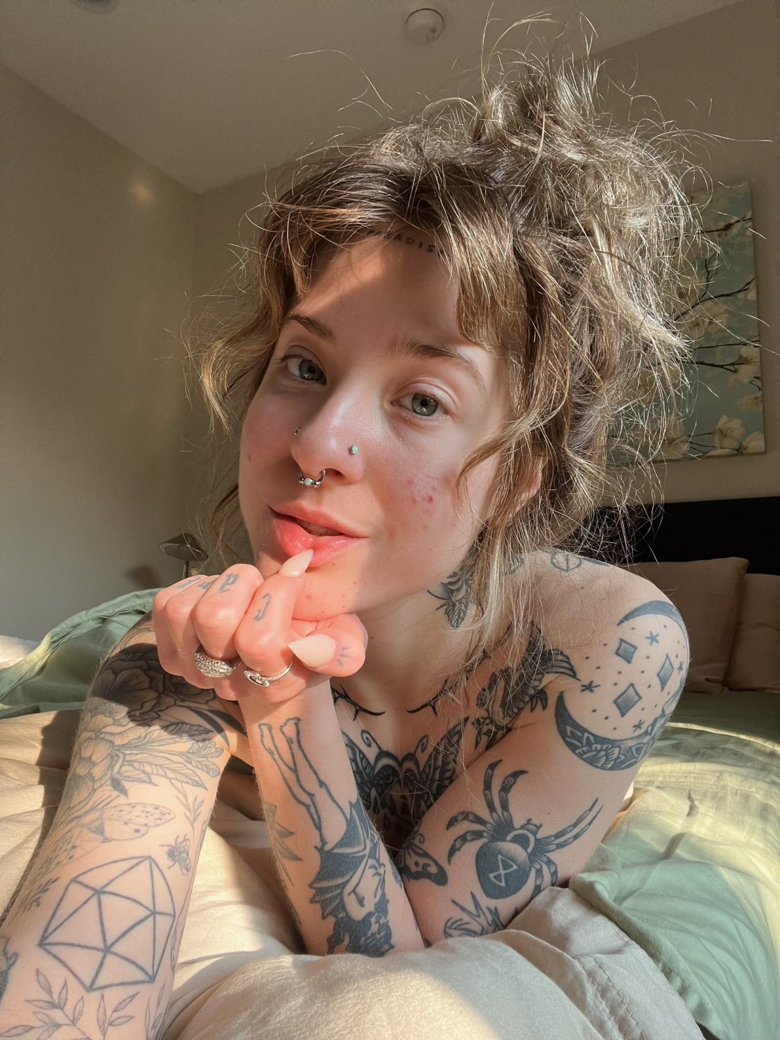 Tattooed Cutie Awlivv Masturbating and Moaning on Cam 23