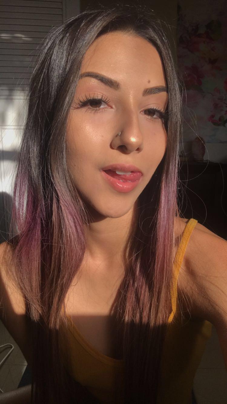 ヤング・ブルネット・ふしだらな女・ビーイング・ダディーズ・フェイバリット・トイ 17