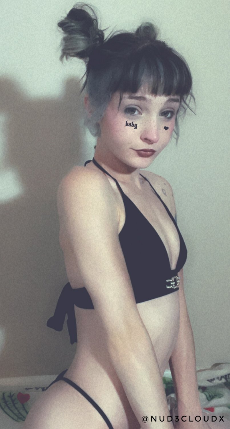 ウェブふしだらな女・64・プレイズ・ウィズ・ハーセルフ・アンド・モーンズ・フォア・モア 16