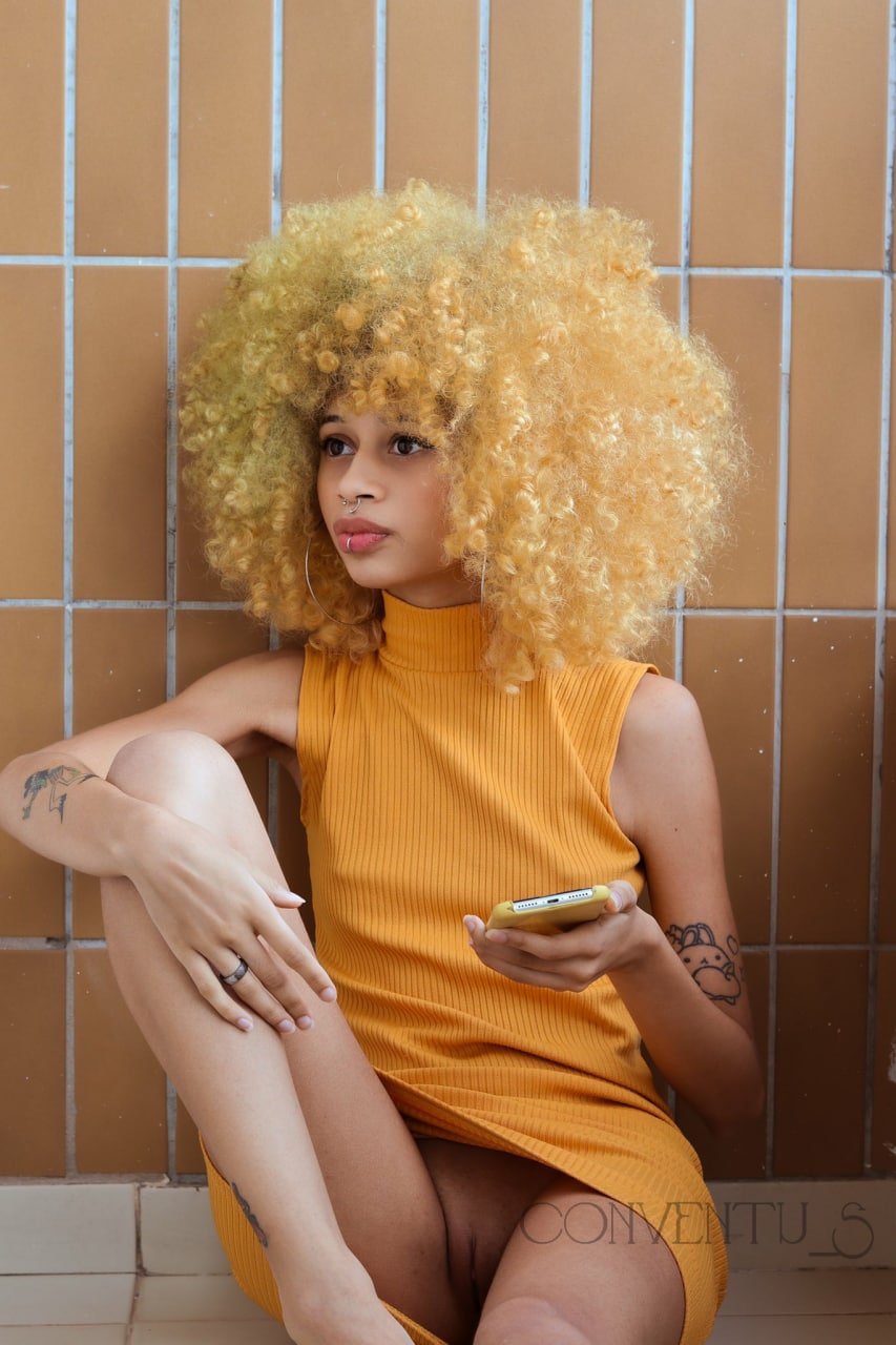 カーリー・ヘアード・エボニー・ガール・マスターベーツ・ハーセルフ・トゥ・エクスタシー 59