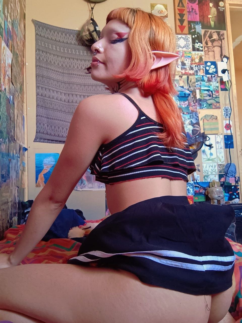 Dirty Argentine Otaku Goth Fingers Herself Hard 33