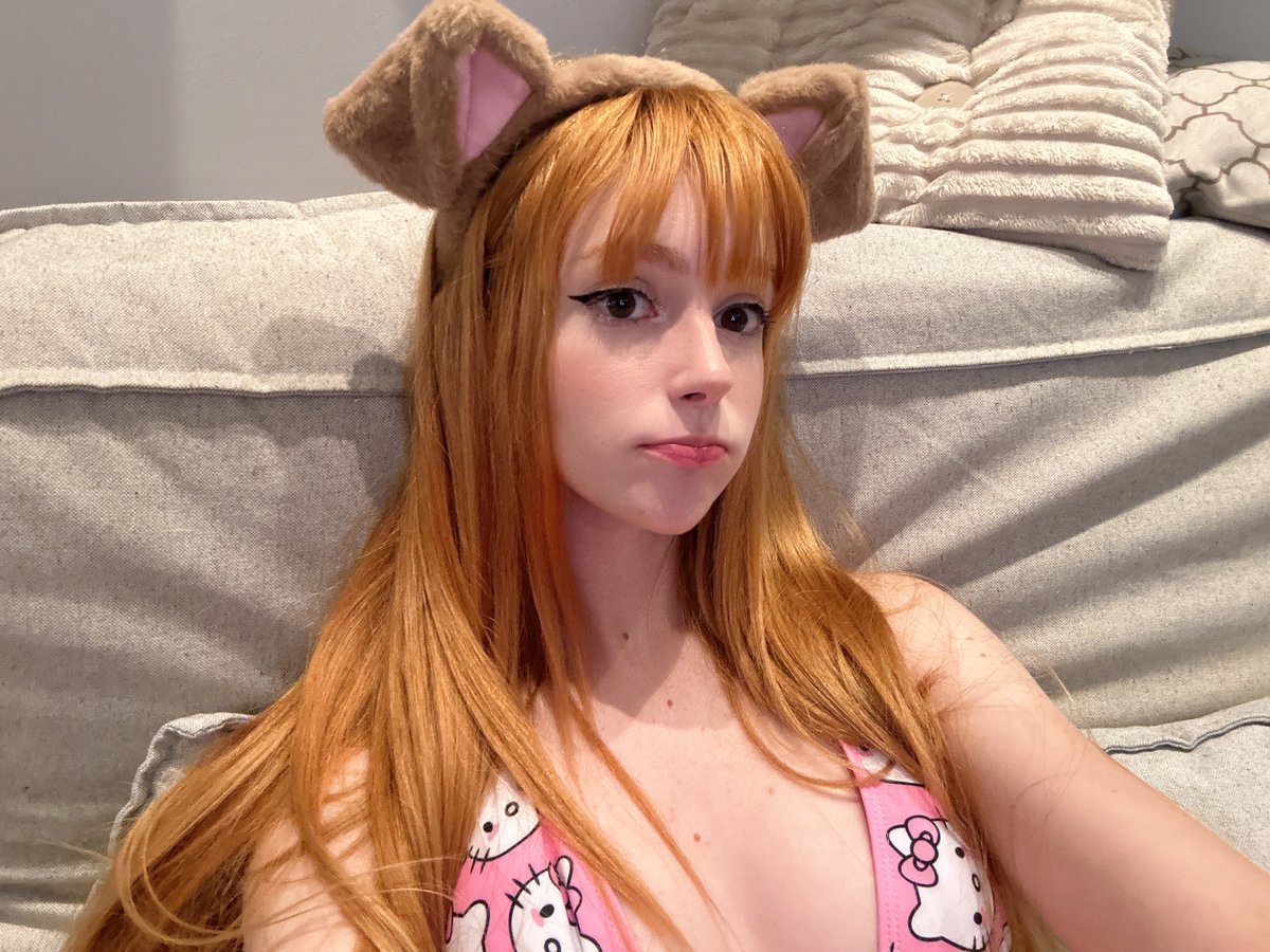 キュート・レッドヘッド・ティーン・エンジョイズ・ファースト・ワイルド・ライド 5