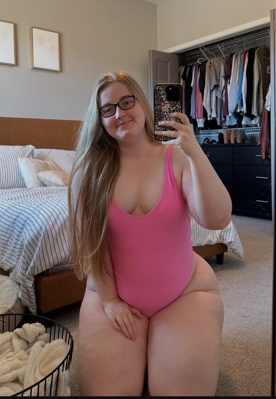 BBW Cutie With Glasses Teasing in Selfie Mode 15