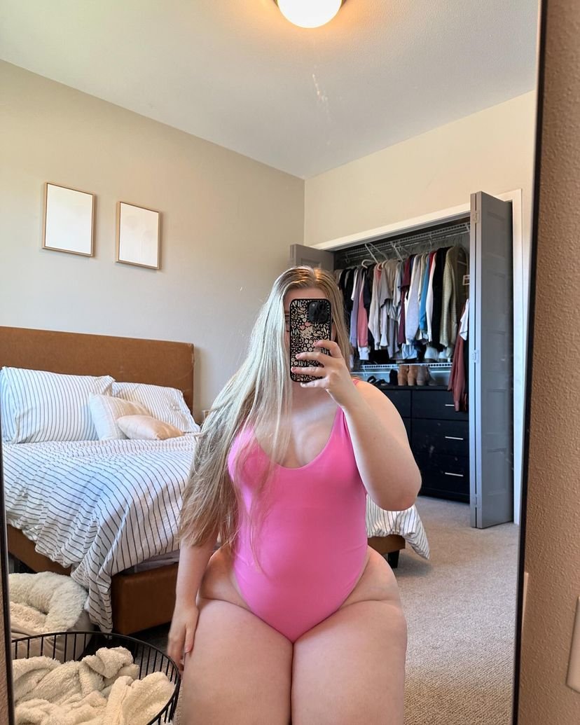 BBW Cutie With Glasses Teasing in Selfie Mode 16