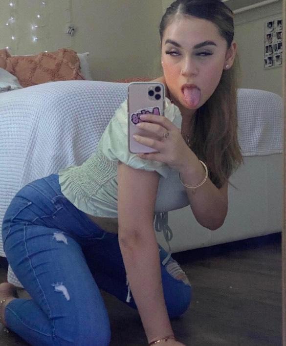 California Hottie Yasmin Shows Why West Coast is the Best Coast 4