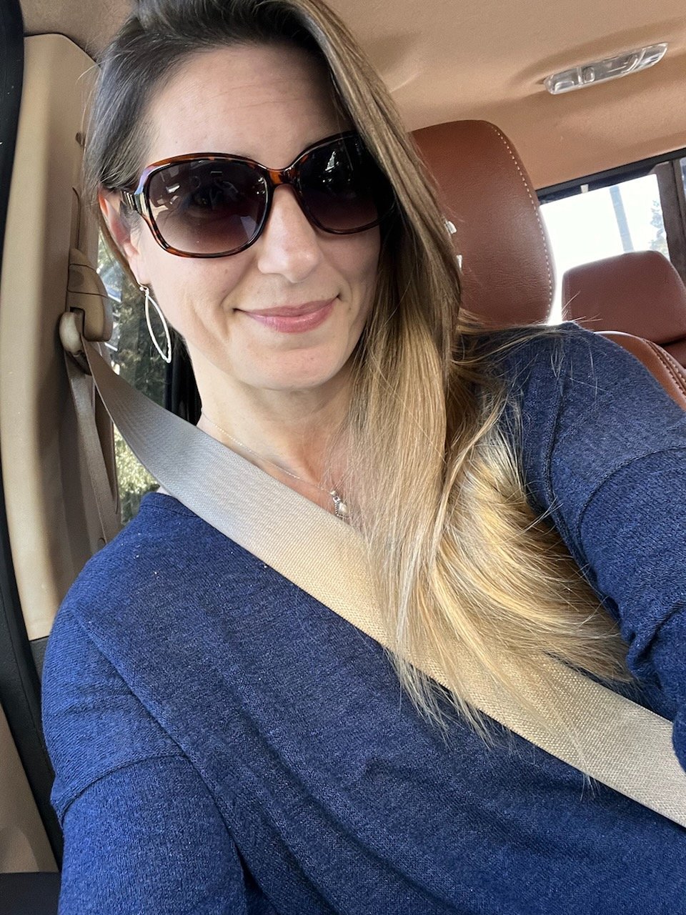 Żona z grubym tyłkiem i cyckami 4