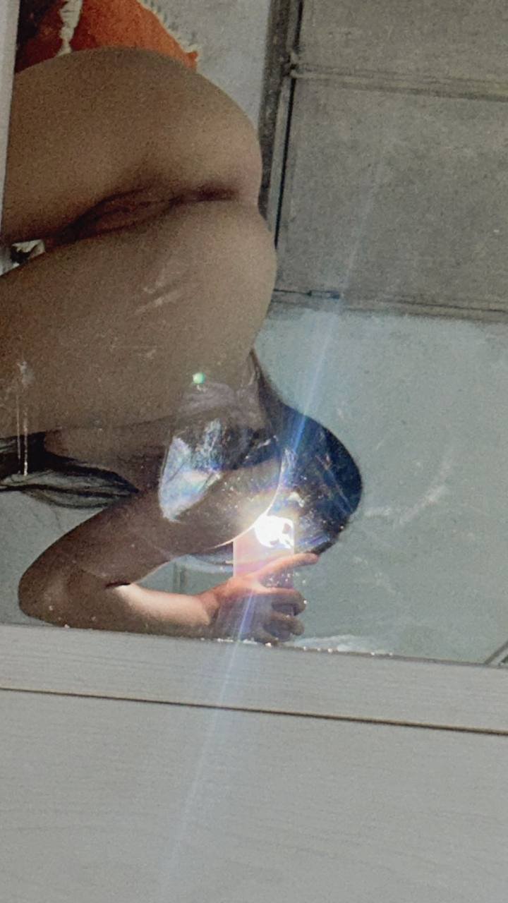 Sexy troia bruna e magra in mostra. Trapelato da Telegram 10