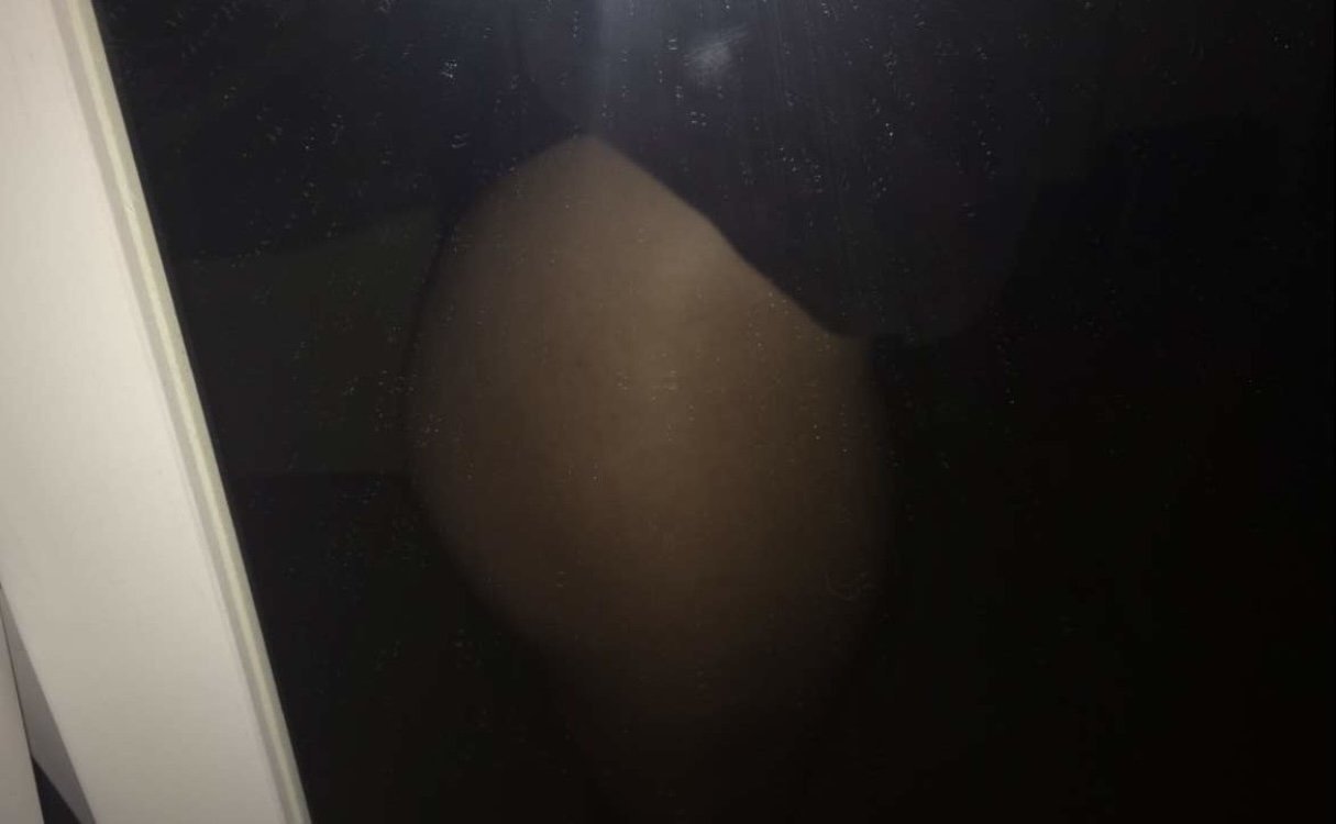 ダム・ふしだらなウェブふしだらな女・ベッギング・フォア・アテンション 3