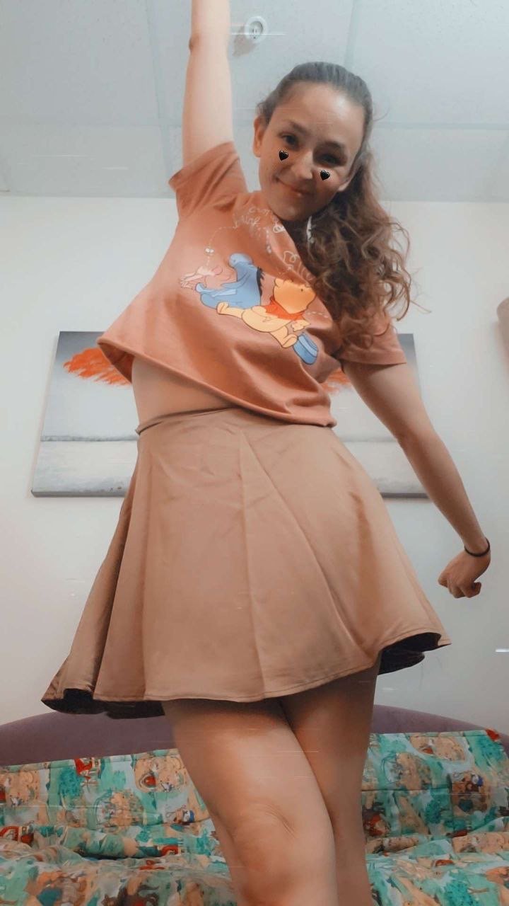 Amerykańska puszczalska Bella wyciekła 44