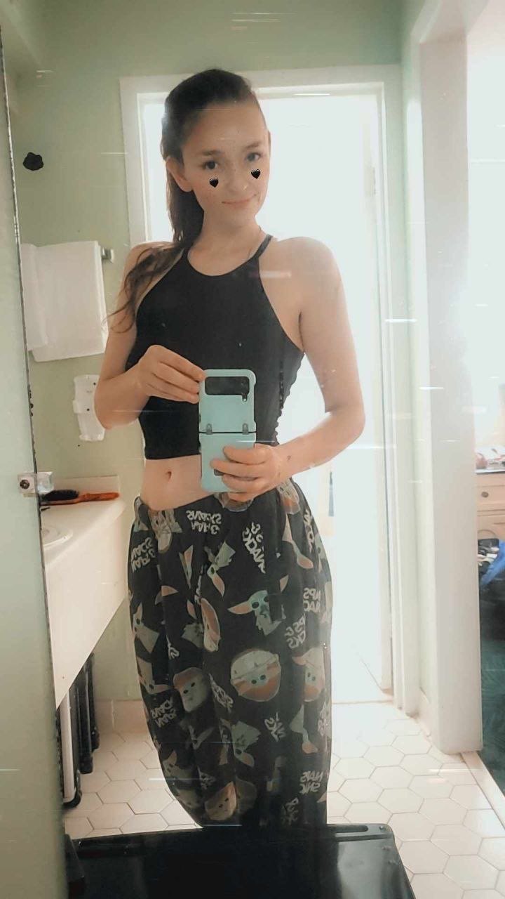 Amerykańska puszczalska Bella wyciekła 60