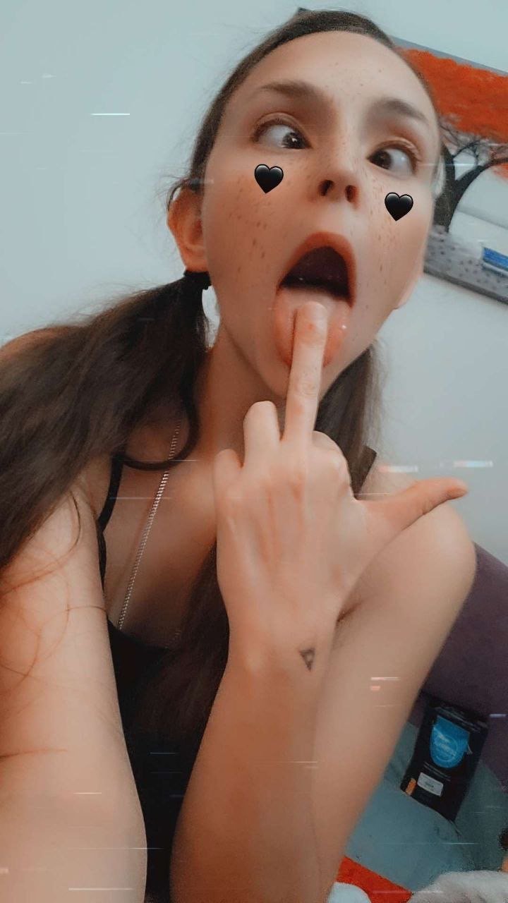 Amerykańska puszczalska Bella wyciekła 77