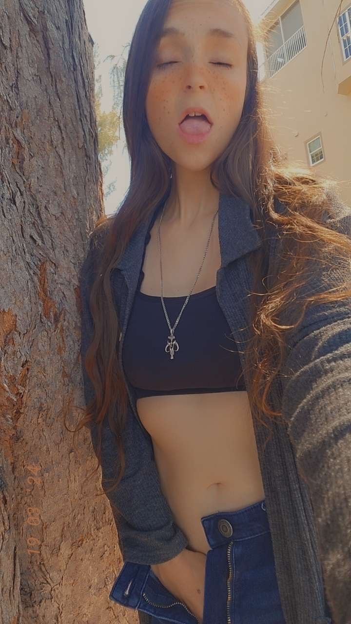 Amerykańska puszczalska Bella wyciekła 90