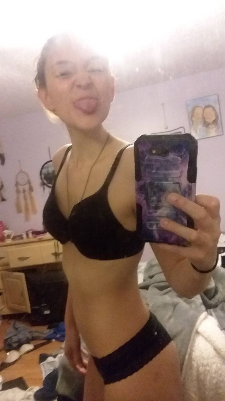 Amerykańska puszczalska Bella wyciekła 94