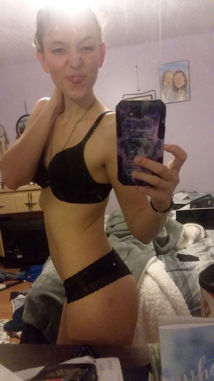 Amerykańska puszczalska Bella wyciekła 96