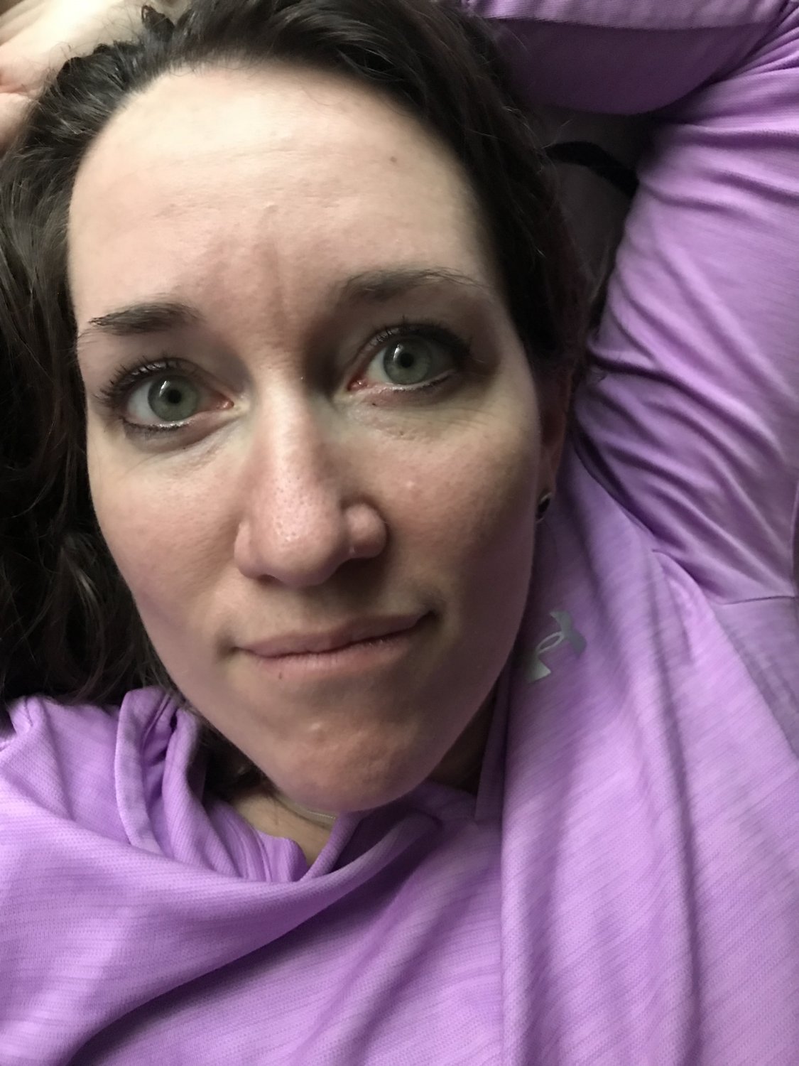 ラッシュ・ミルフ・フラッシズ・ハー・ティッツ・イン・ア・ノーティー・ダウンブラウス 3