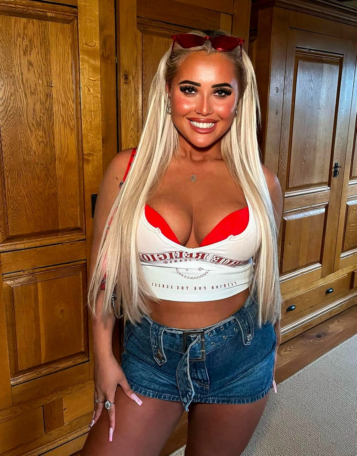 ブロンド・ふしだらな女・フー・ラブズ・イット・ロウ・アンド・ディープ 2