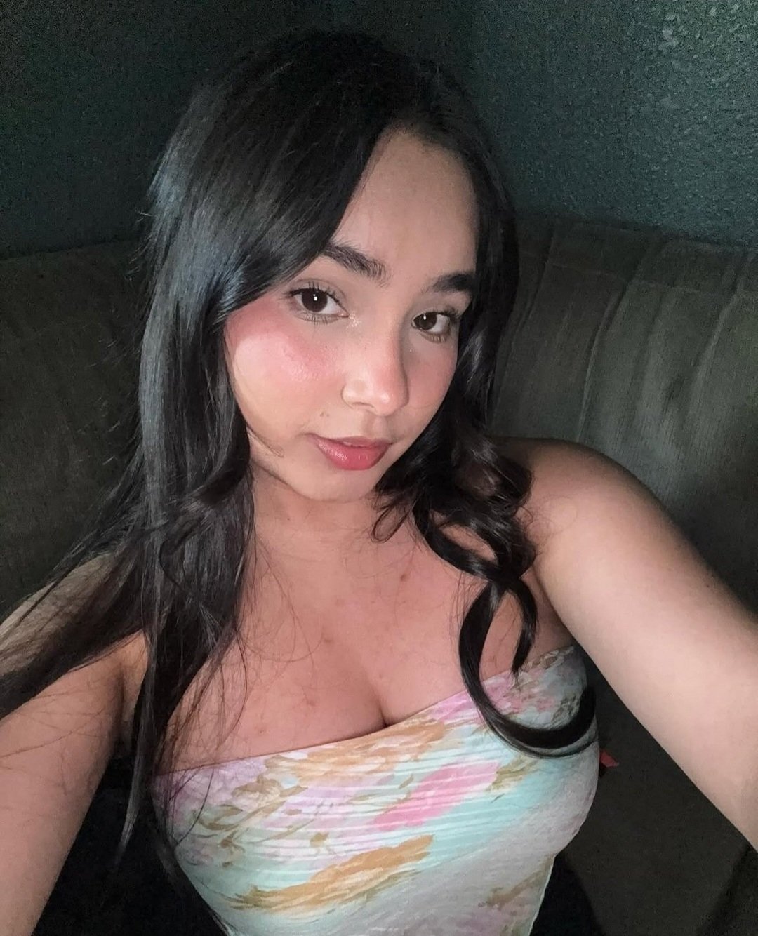 キュート・ブルネット・ジェニシス・ゴンザレス・ショーイング・オフ・オン・ティックトック 21