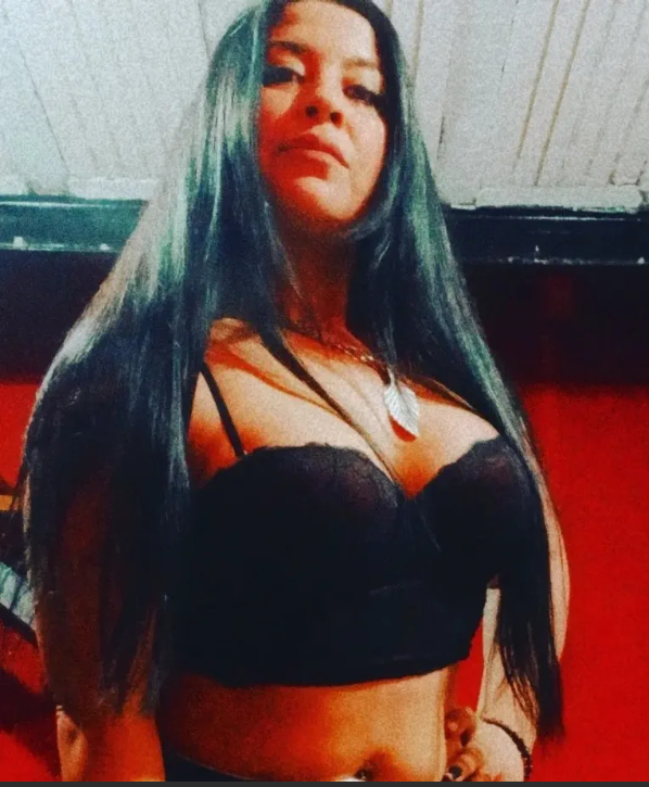 Horny Argentinian Tinder Girl Fingering Herself 3