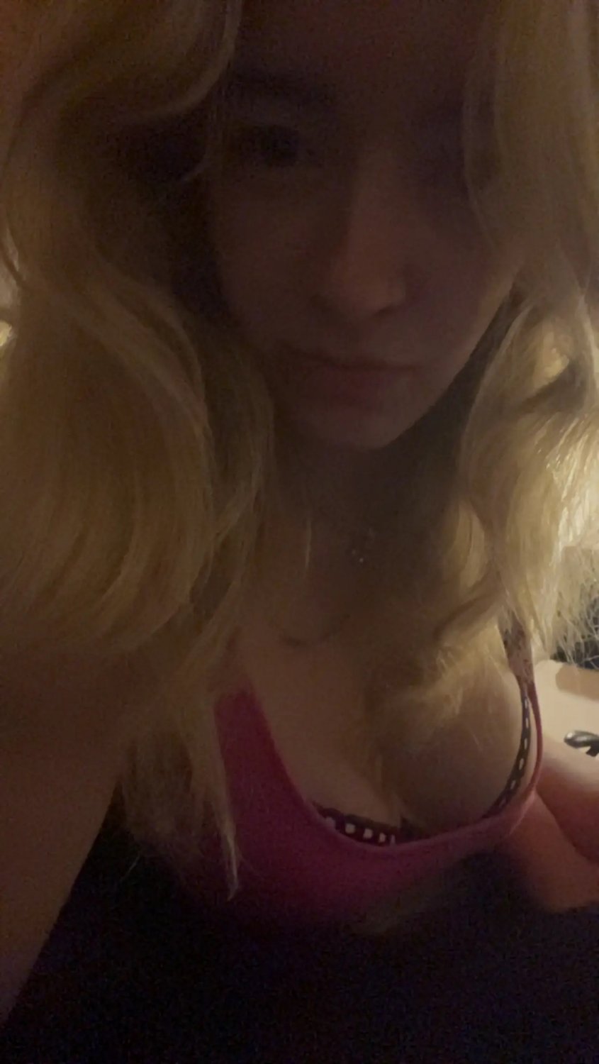 Big Tits TikTok Hoe sophssecretacc22 Launches New OnlyFans! 5