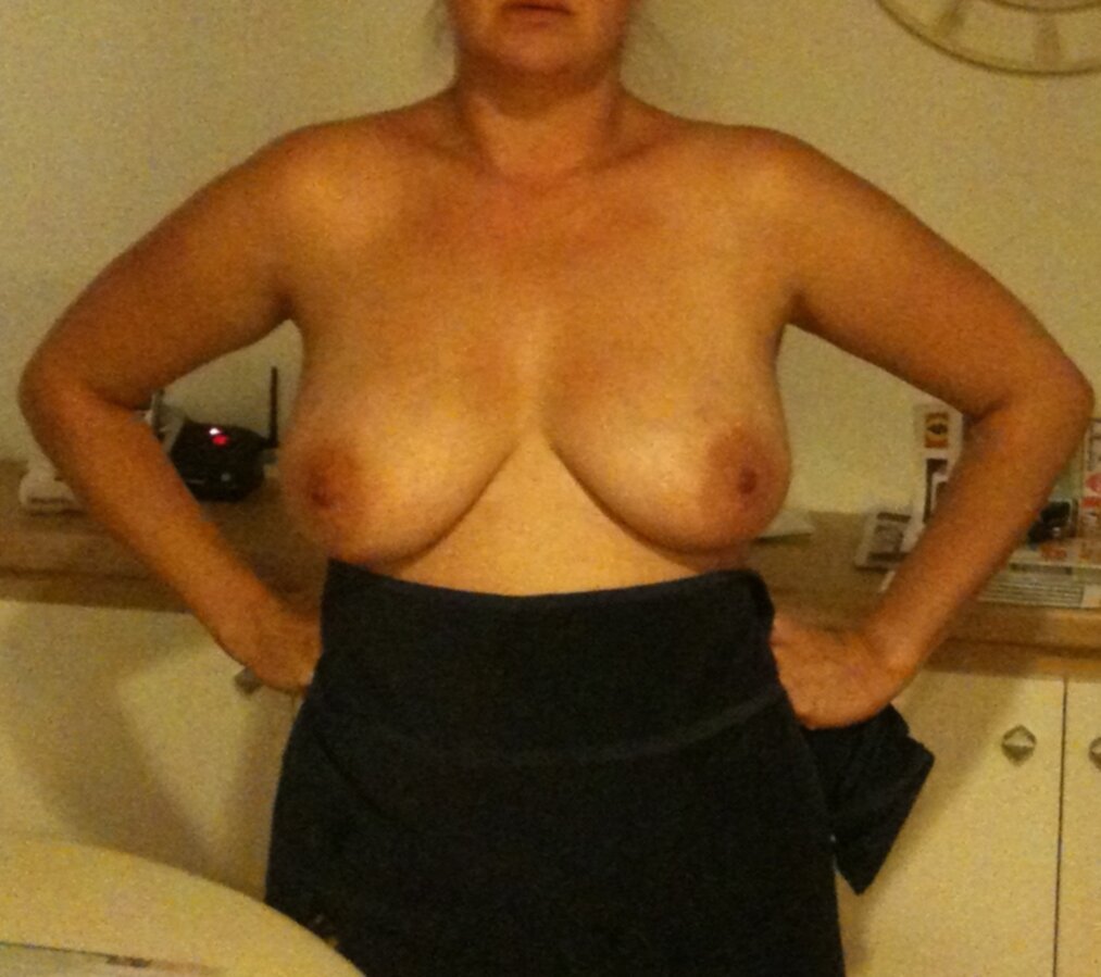 Femme 38E seins 3