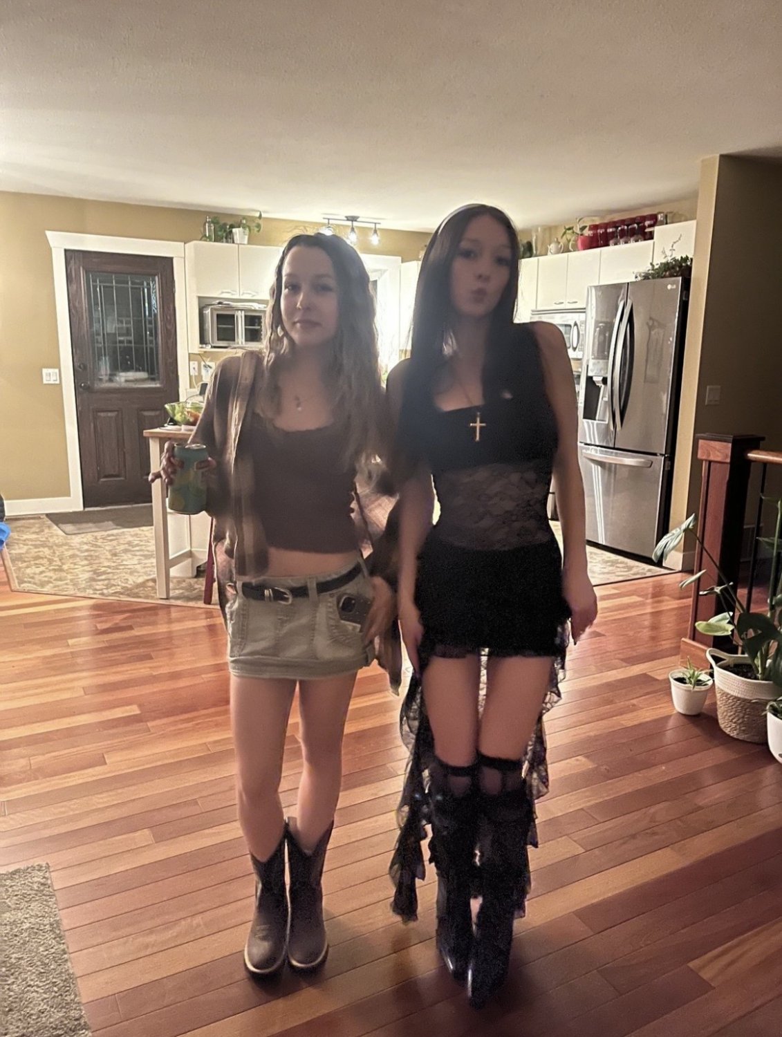 ワイルド・ハッシー・アンド・ハー・フレンド・ラブ・ビーイング・エクスポーズド・セルフィー・ファン 10