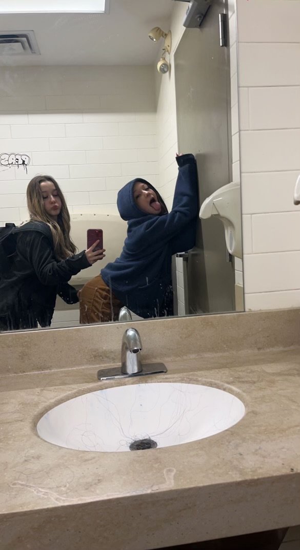 ワイルド・ハッシー・アンド・ハー・フレンド・ラブ・ビーイング・エクスポーズド・セルフィー・ファン 22