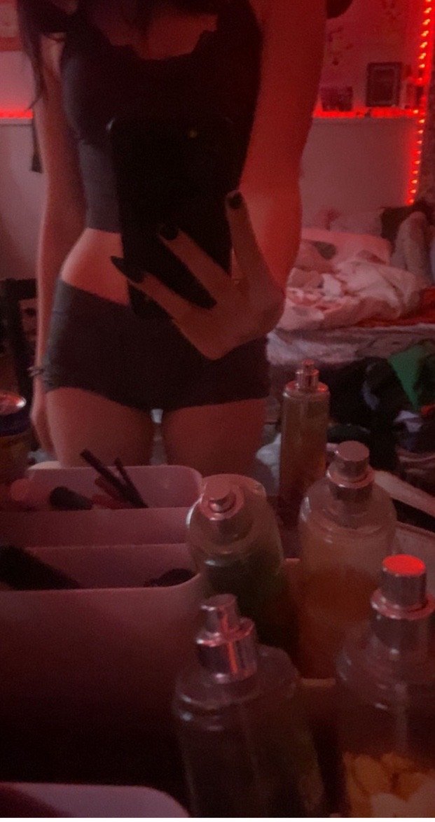 ワイルド・ハッシー・アンド・ハー・フレンド・ラブ・ビーイング・エクスポーズド・セルフィー・ファン 32