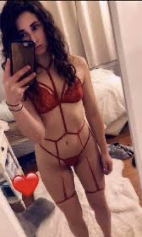 L'amico scopatore mi ha mandato i nudi delle sue ex zoccole 3