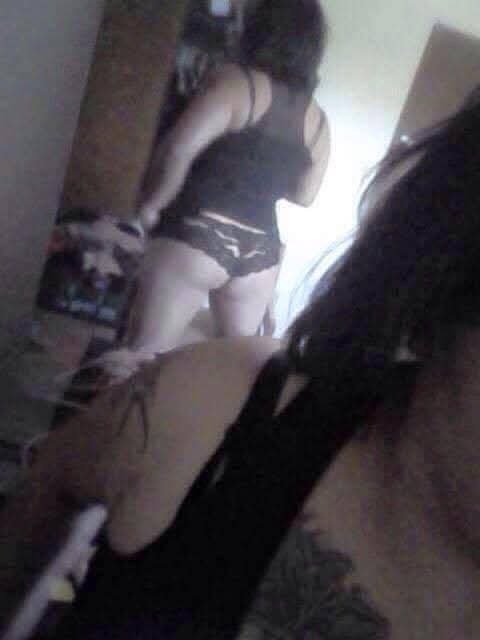 Yerli hızlı krallık milf karri St. Su dolabı kırmızı ayı 10
