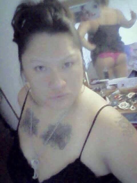 Yerli hızlı krallık milf karri St. Su dolabı kırmızı ayı 16