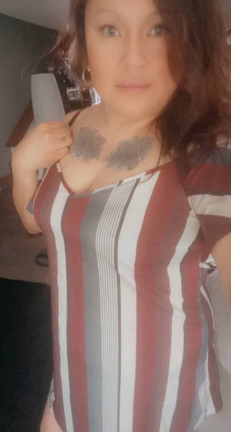 Yerli hızlı krallık milf karri St. Su dolabı kırmızı ayı 20