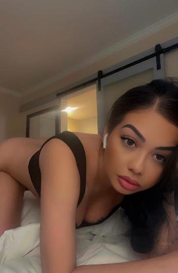 셔먼 오크스 캘리포니아의 28 세 샤넬 에스코트는 그녀가 너무 작아서 BBC를 좋아하지 않습니다. 10