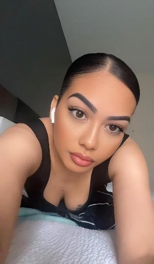 셔먼 오크스 캘리포니아의 28 세 샤넬 에스코트는 그녀가 너무 작아서 BBC를 좋아하지 않습니다. 52