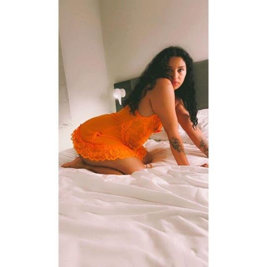 산 페르난도 계곡의 23 세 장미 문신 라티나 에스코트 9