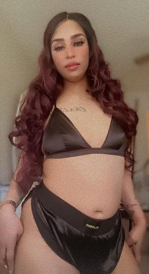 산 페르난도 계곡의 23 세 장미 문신 라티나 에스코트 12