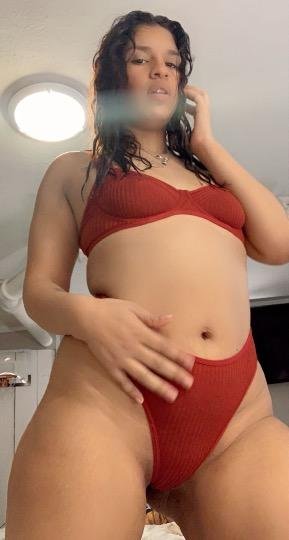 산 페르난도 계곡의 23 세 장미 문신 라티나 에스코트 13